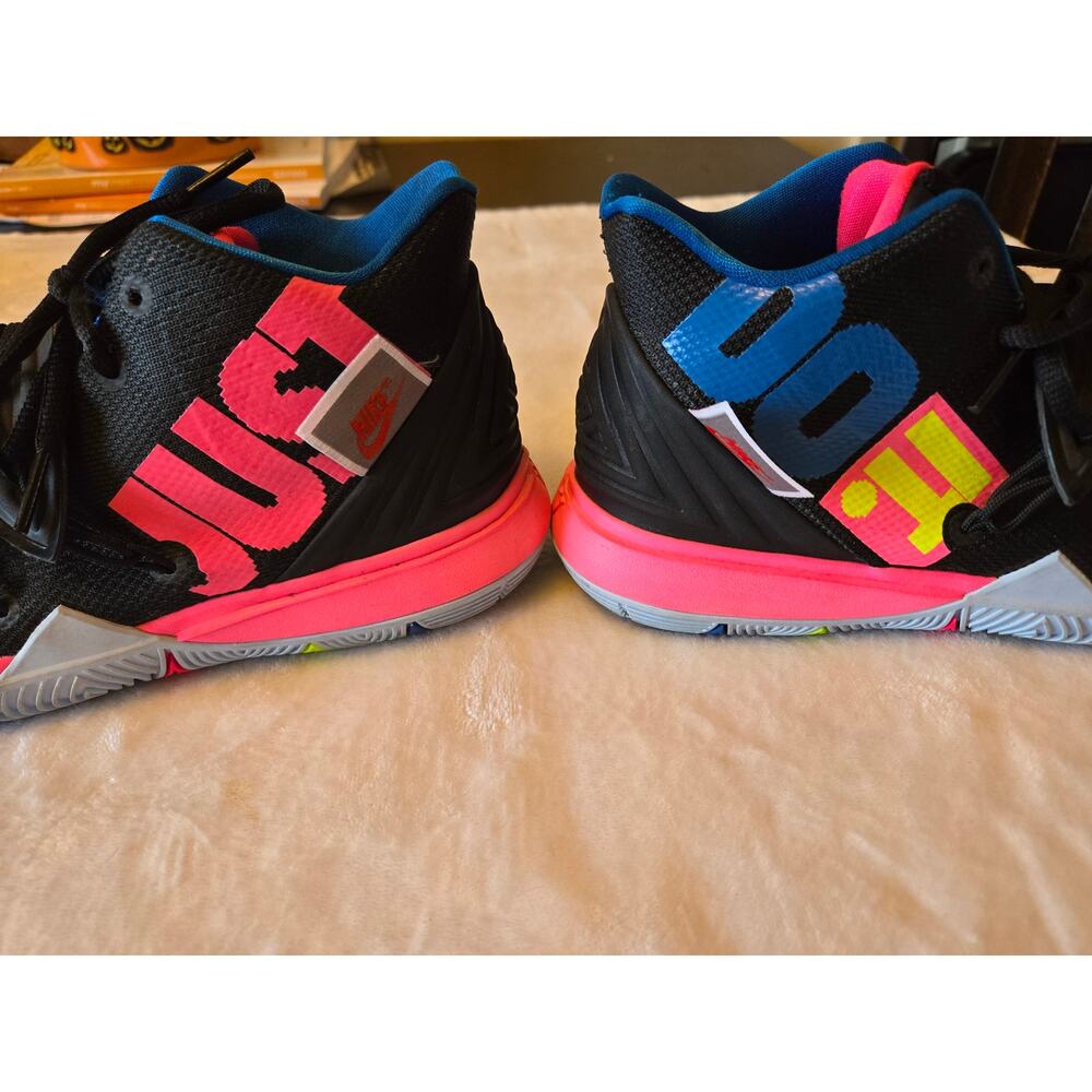 Nike Kyrie 5 "Just Do It"  Black Volt Hyper Pink Youth Size 7 - Picture 6 of 11